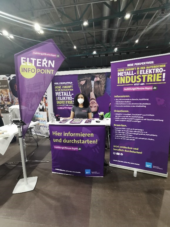 AusbildungsOffensive-Bayern – Vielfältige Informationen rund um die Ausbildung in der M+E Industrie