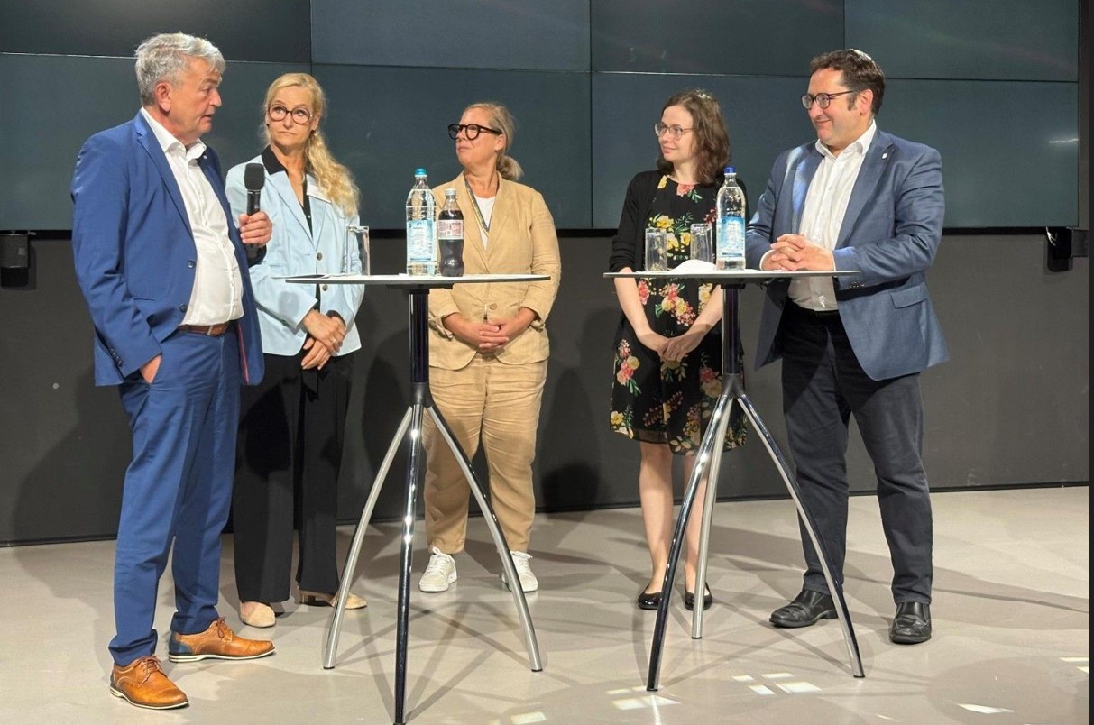 DigiCamp – Rückblick Abschlussveranstaltung bei AIRBUS Defence and Space GmbH