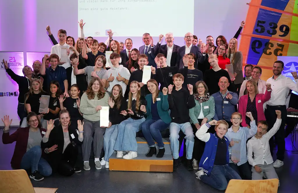 Mit MINT Zukunft gestalten – MINT21DIGITAL stärkt Bayerns Schülerinnen und Schüler im digitalen Zeitalter