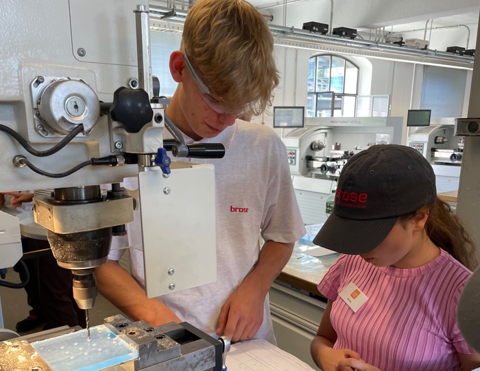 In den Ferien technische Berufe entdecken – Brose lädt zum Mädchen für Technik-Camp in Coburg ein