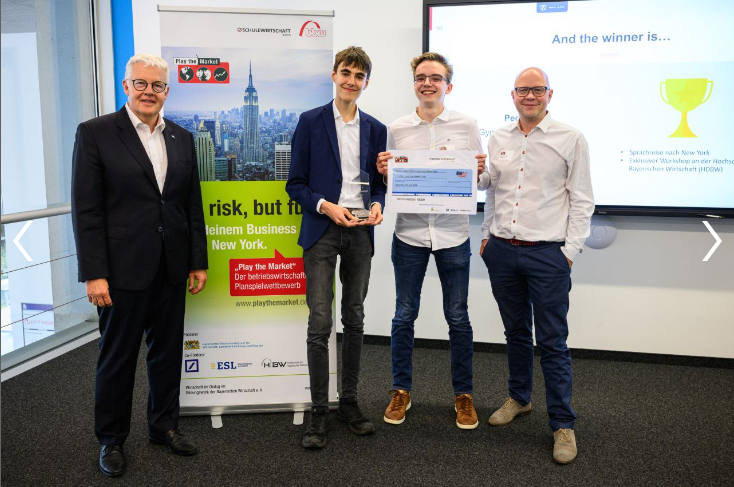 “Play the Market“ – Schülerteam aus Miesbach gewinnt Planspielwettbewerb 2024