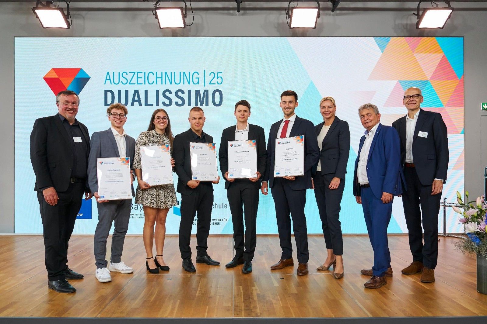Dualissimo 2025 – Prämierung herausragender Absolventinnen und Absolventen des dualen Studiums in Bayern