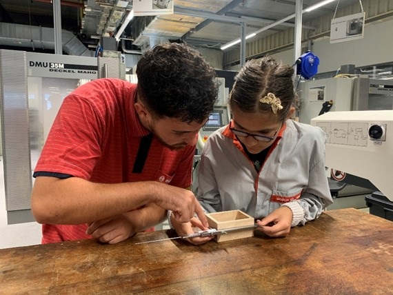 Mädchen für Technik-Camp in Ansbach – Schülerinnen sammeln praktische Erfahrungen im Technik-Bereich