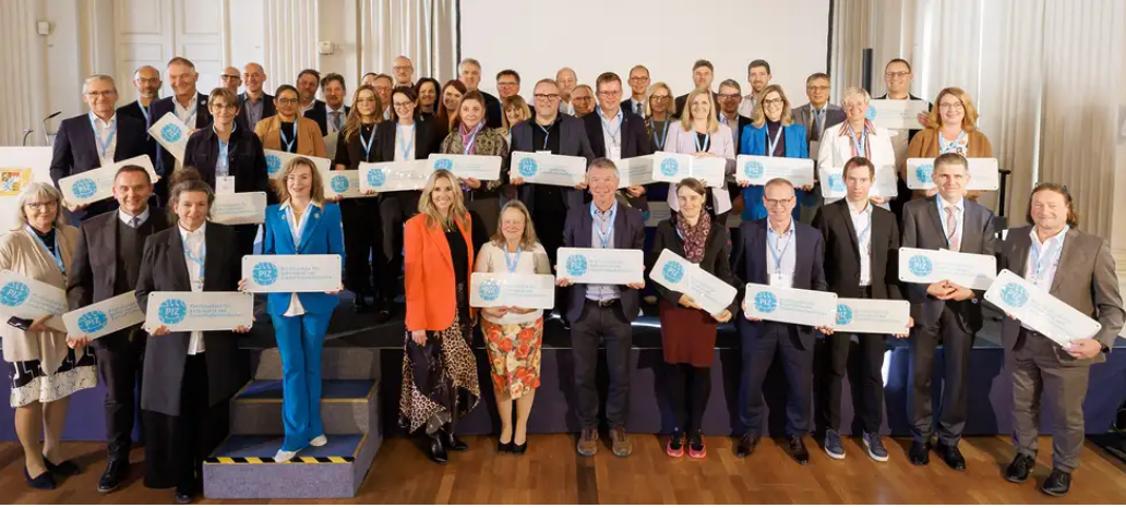 Neue Profilschulen machen Bayerns Schülerinnen und Schüler fit für die digitale Welt!
